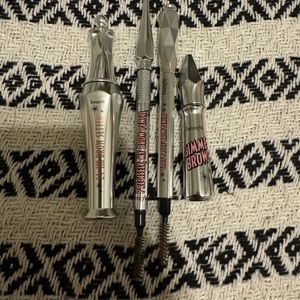 Benefit brow bundle in shade 1